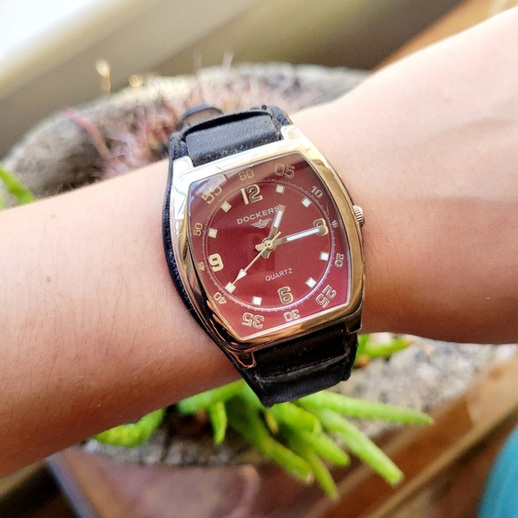 Classic Dockers Quartz Red & Black Leather Chunky Analog Watch - Picture 2 of 14